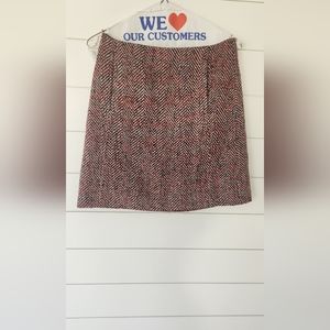 Women's Loft Size 0 Wool Fully Lined Skirt with 2 front pockets.